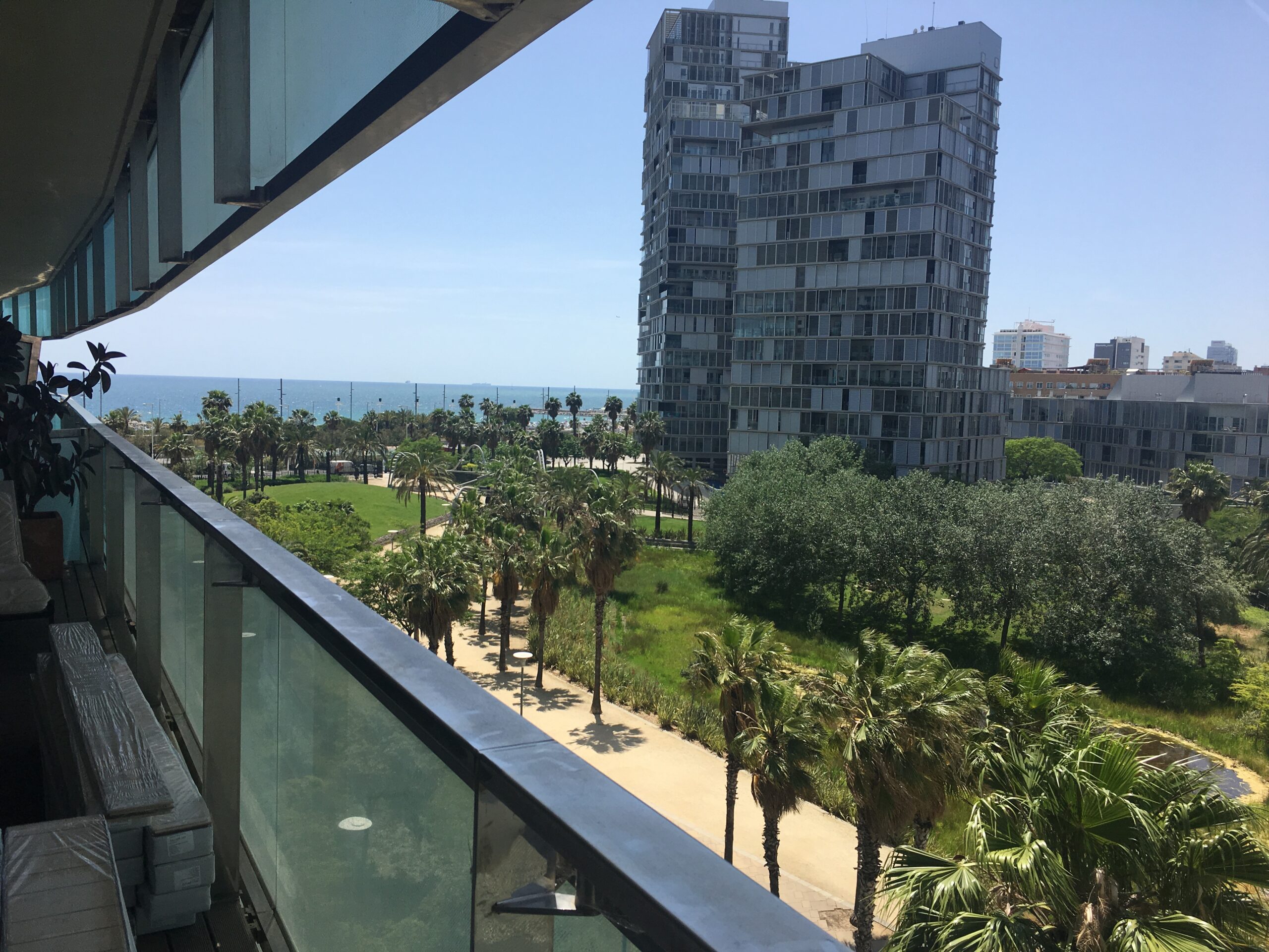 Primer plano de las maravillosas vistas desde el apartamento del complejo residencial Diagonal Mar Primer plano de las maravillosas vistas desde el apartamento del complejo residencial Diagonal Mar