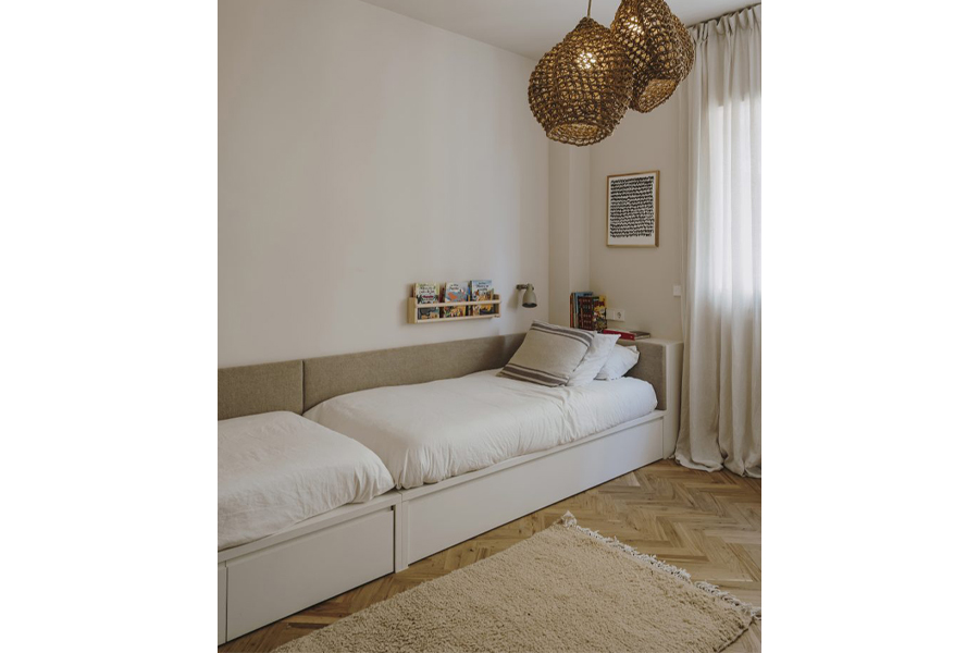 Habitación con suelo de madera WINco aspecto recuperada diseño espiga -parquet-espiga-recuperado Habitación con suelo de madera WINco aspecto recuperada diseño espiga