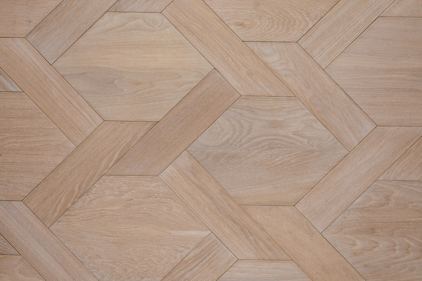 parquet roble natural con dibujos geométricos WINco Mansion Waves parquet roble natural con dibujos geométricos WINco Mansion Waves