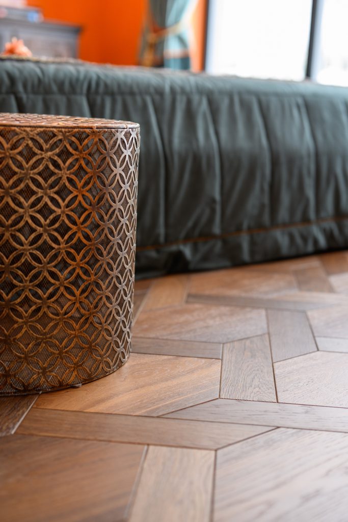 : parquet roble oscuro con formas geométricas : parquet roble oscuro con formas geométricas