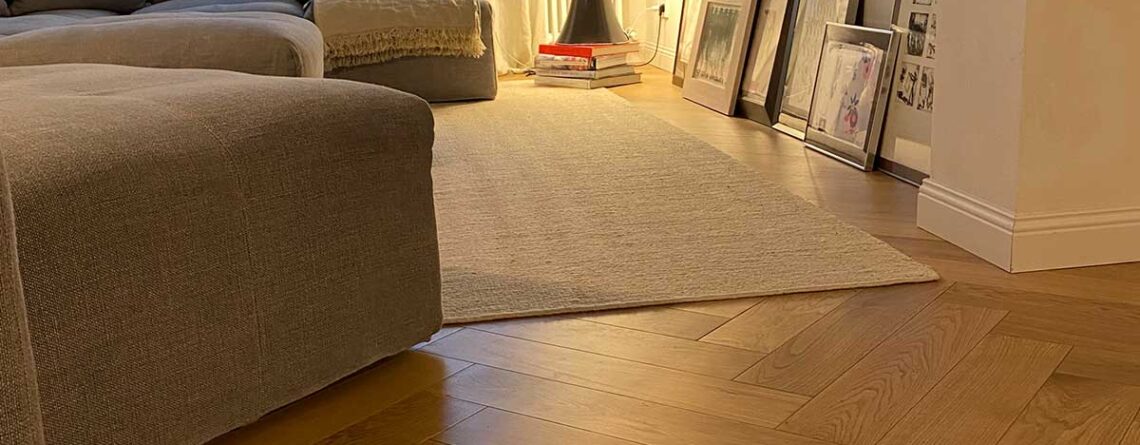 Parquet WINco en espiga Salty 120x600 mm Select en salón señorial de la Bonanova