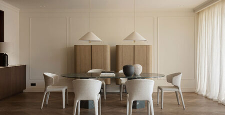 Parquet punta de Hungría FRV BELLA de Frevin instalado por WINco en el comedor de una vivienda en Barcelona