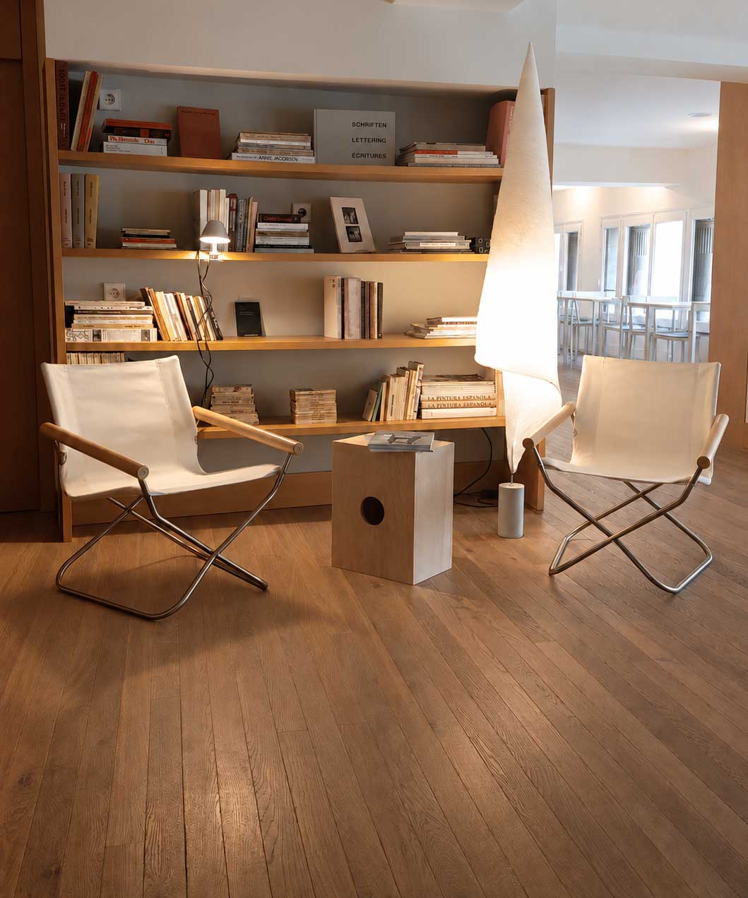 Parquet de roble RKM en la biblioteca del Hotel Círculo Condal